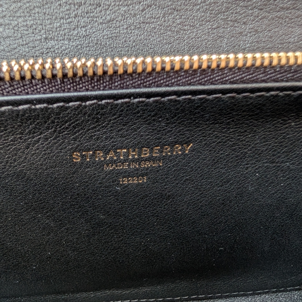 Strathberry Multrees Wallet On A Chain Black Croc Embossed - Picture 9 of 10